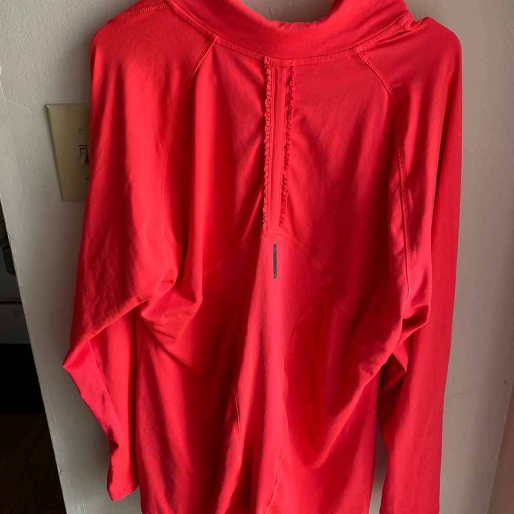 Workout pullover - Picture 2 of 2
